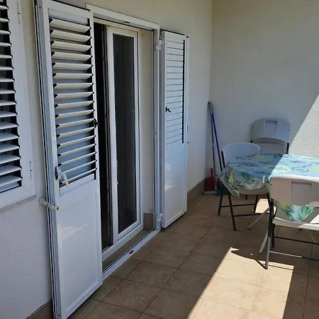 Adriatic Retreat: Pazanin * Vinišće