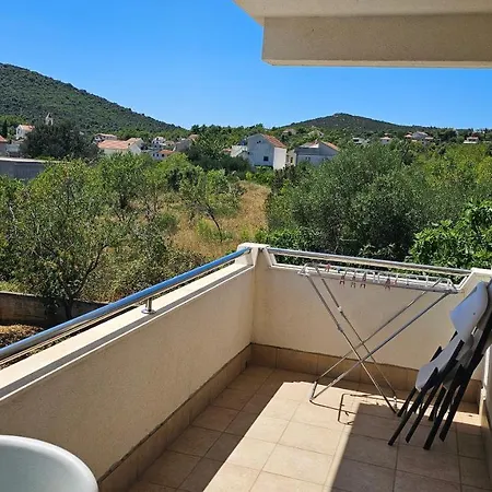 Adriatic Retreat: Pazanin * Vinisce